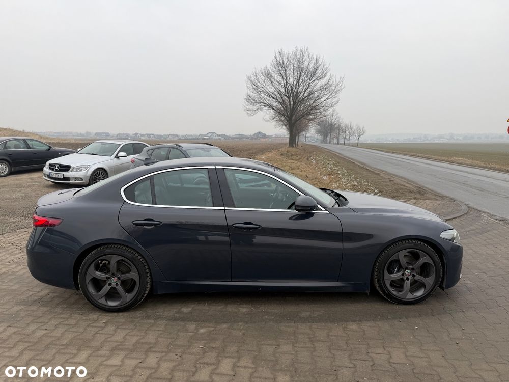 Alfa Romeo Giulia 2.2 Super - 10
