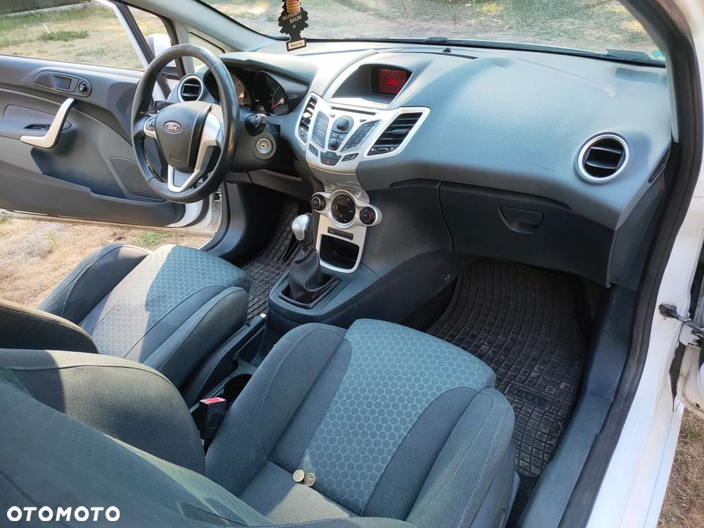 Ford Fiesta - 23