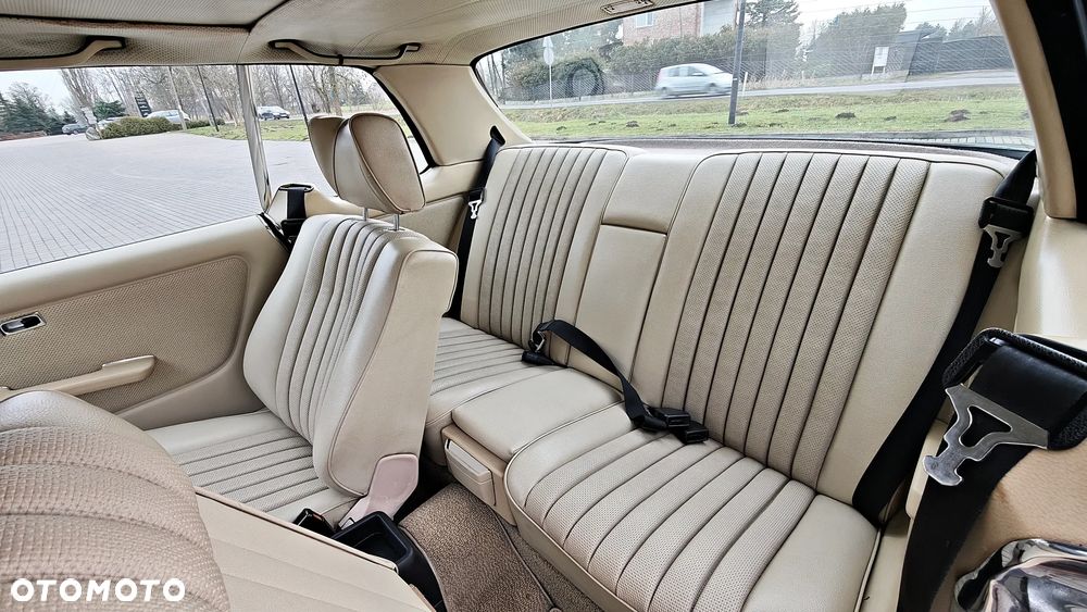 Mercedes-Benz W123 - 17