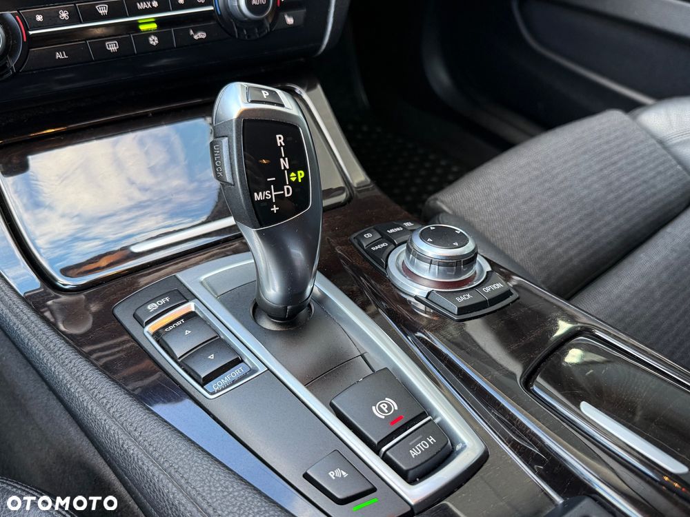 BMW Seria 5 520d - 29