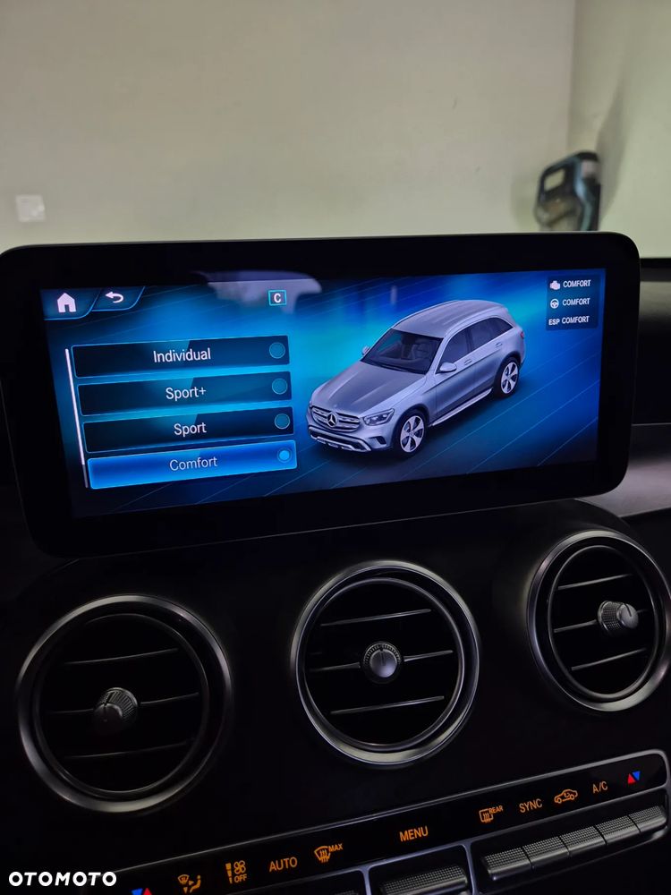 Mercedes-Benz GLC - 39