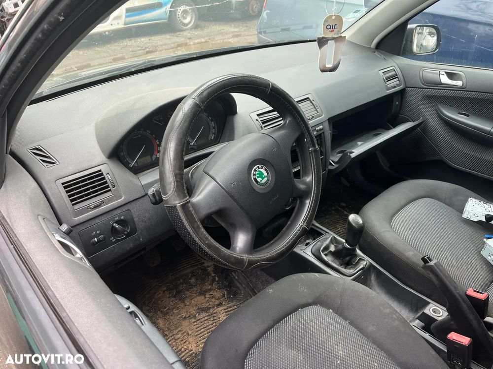 Dezmembrez Skoda Fabia 1 negru break facelift 2006 1,4 TDI - 5