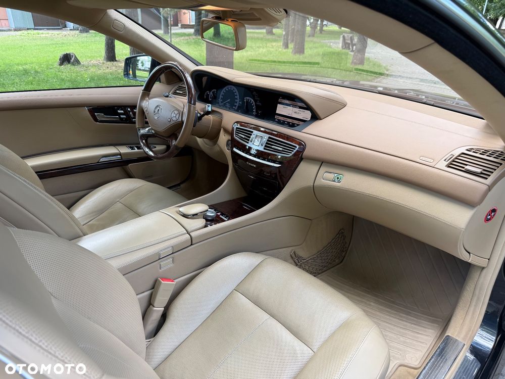 Mercedes-Benz CL 500 4-Matic BlueEff - 34