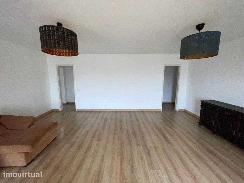 Apartamento T3 Para alugar em Mira-Sintra - Grande imagem: 2/12