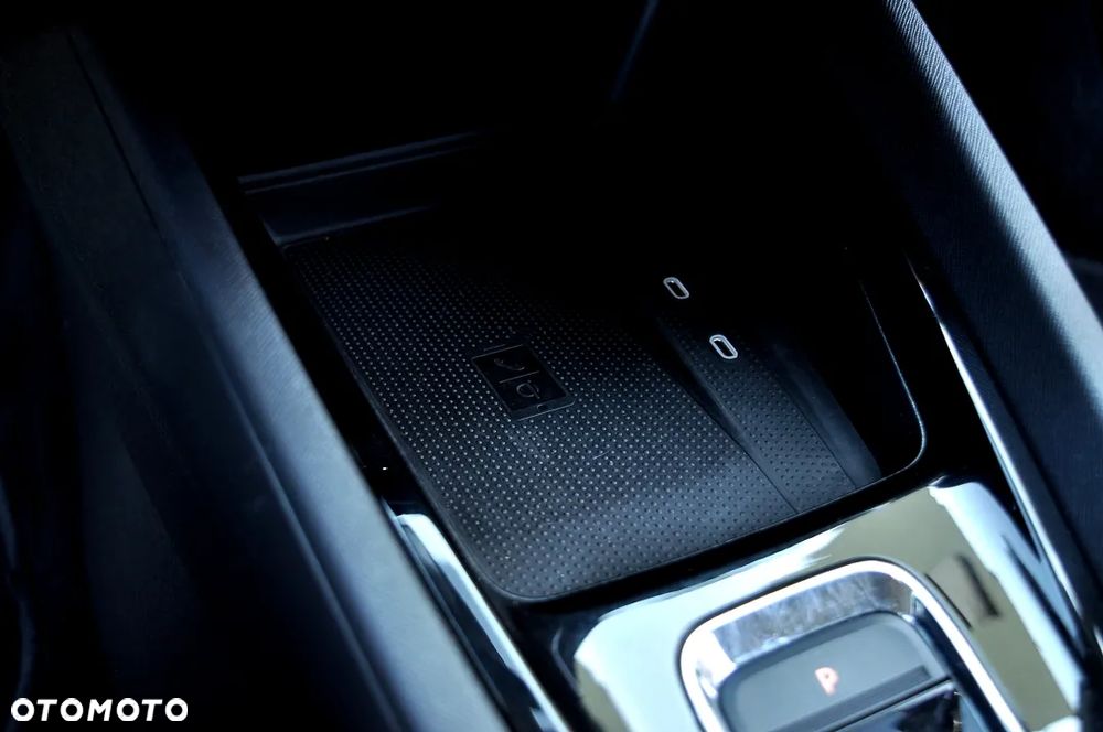 Skoda Octavia Combi 2.0 TDI DSG Exclusive Plus - 36