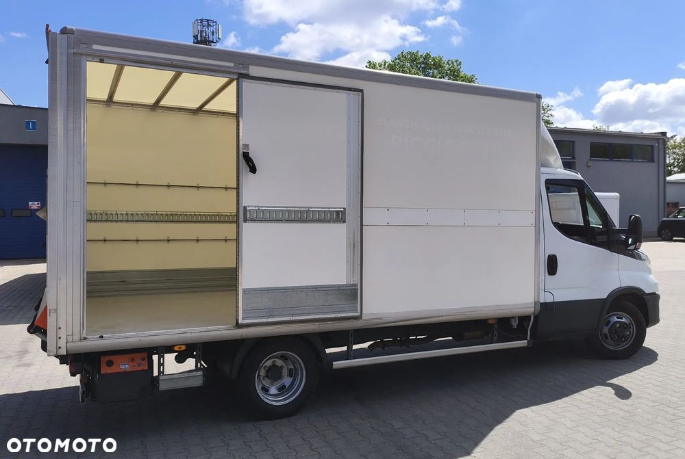 Iveco Daily 3,0 kontener z windą - 10