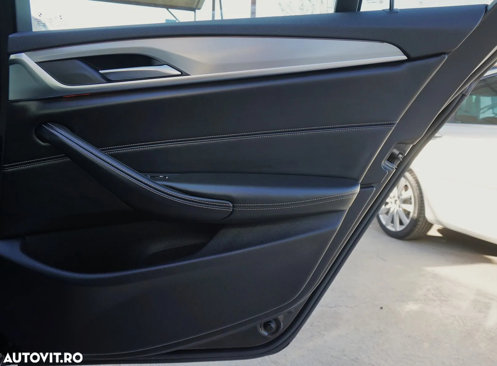BMW Seria 5 530e - 27