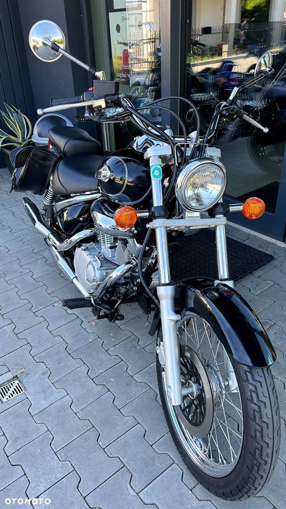 Suzuki Intruder - 6