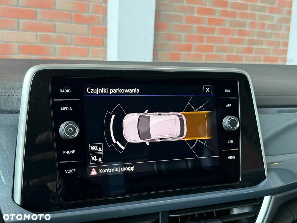 Volkswagen T-Roc - 22