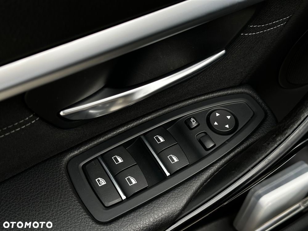 BMW Seria 3 325d Sport Line Shadow sport - 25