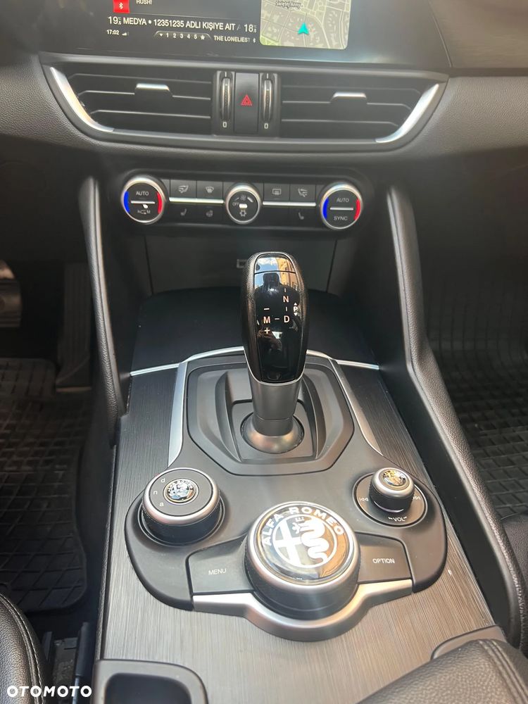 Alfa Romeo Giulia 2.0 Turbo Veloce Q4 - 11