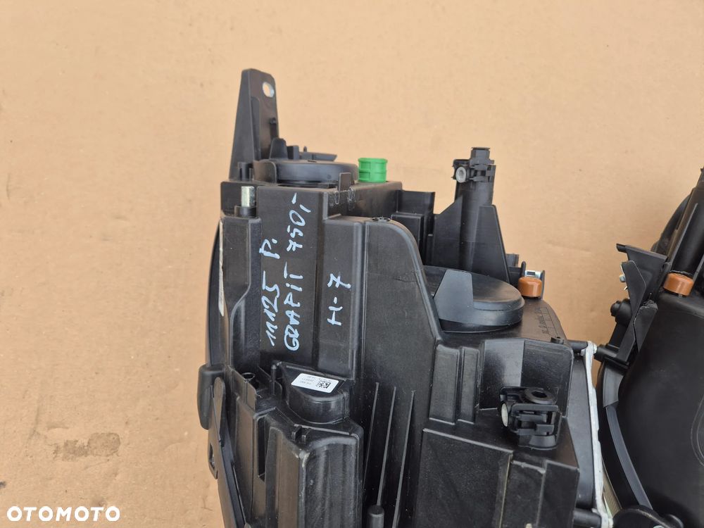 Alfa Romeo Giulietta .Komplet reflektorów.H7.Oryginały.Grafitowe. - 12