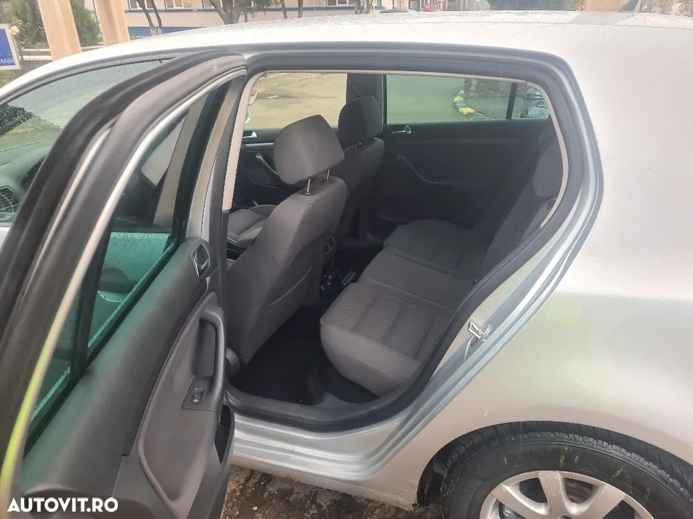 Volkswagen Golf 2.0 TDI Comfortline DSG - 12