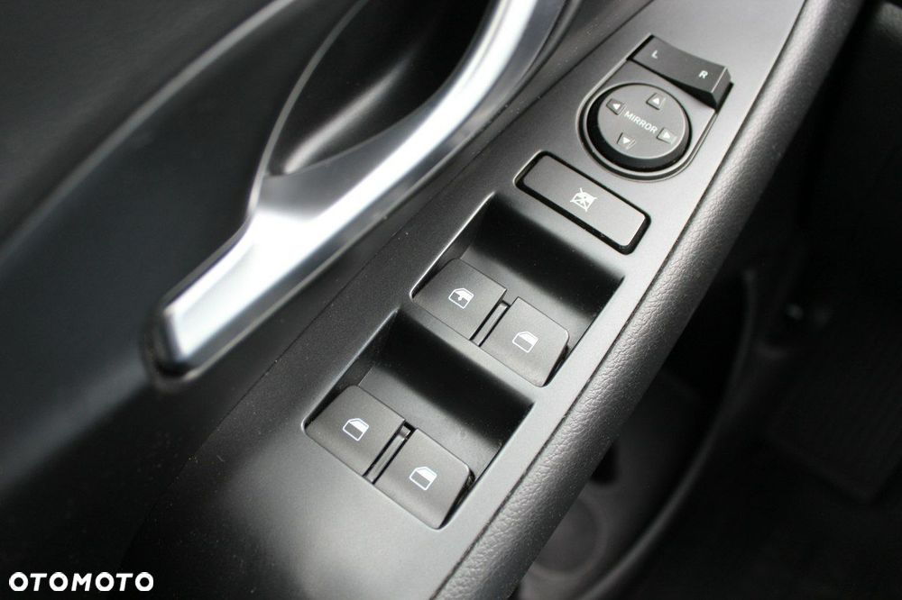 Hyundai i30 1.5 DPI Classic + - 15