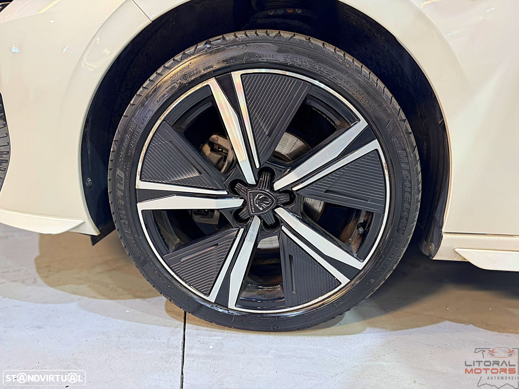 Peugeot 308 1.2 PureTech GT EAT8 - 12