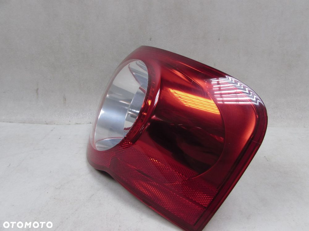 VW PASSAT B6 KOMBI 05-11 LAMPA TYL PRAWA W BLOTNIK 3C9945096C - 3