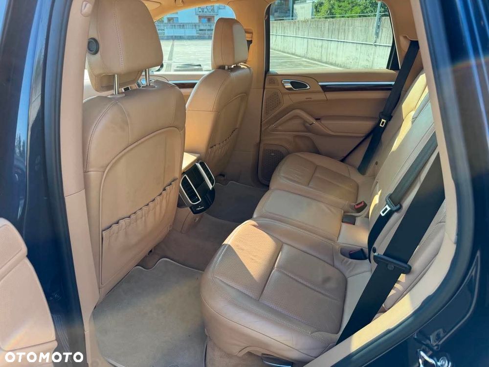 Porsche Cayenne - 11