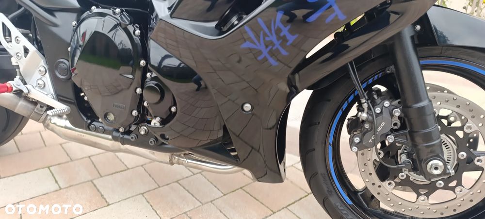 Suzuki GSX - 28