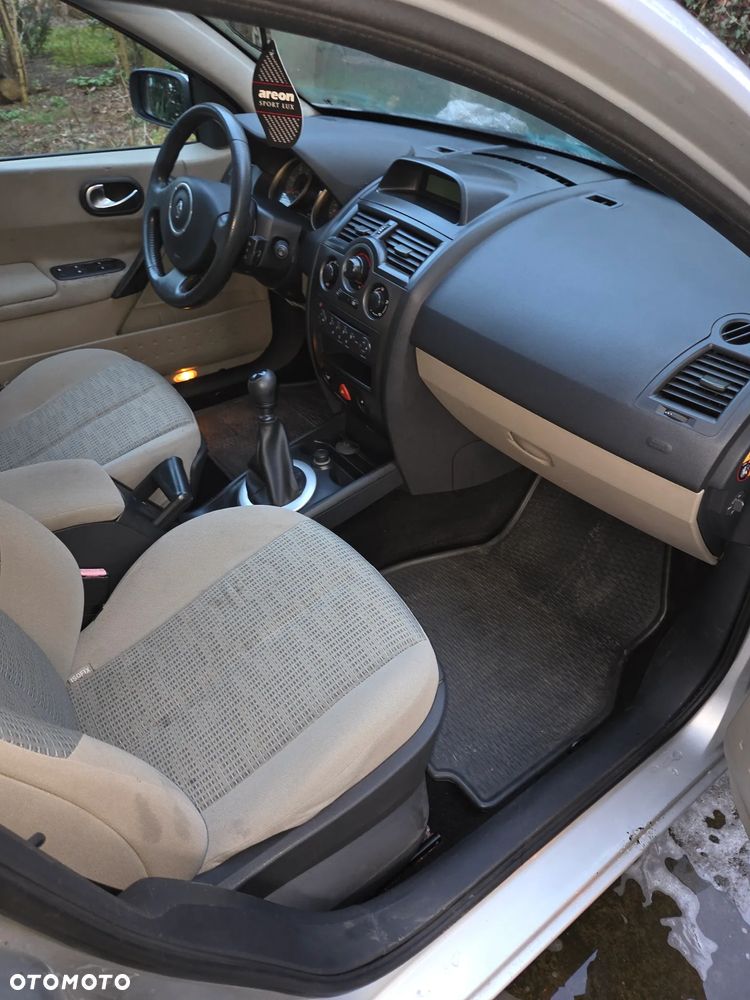 Renault Megane 1.5 dCi Expression - 8