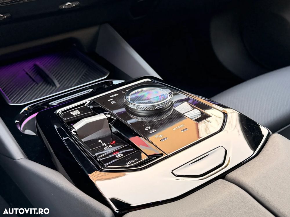 BMW Seria 5 520i AT MHEV - 14