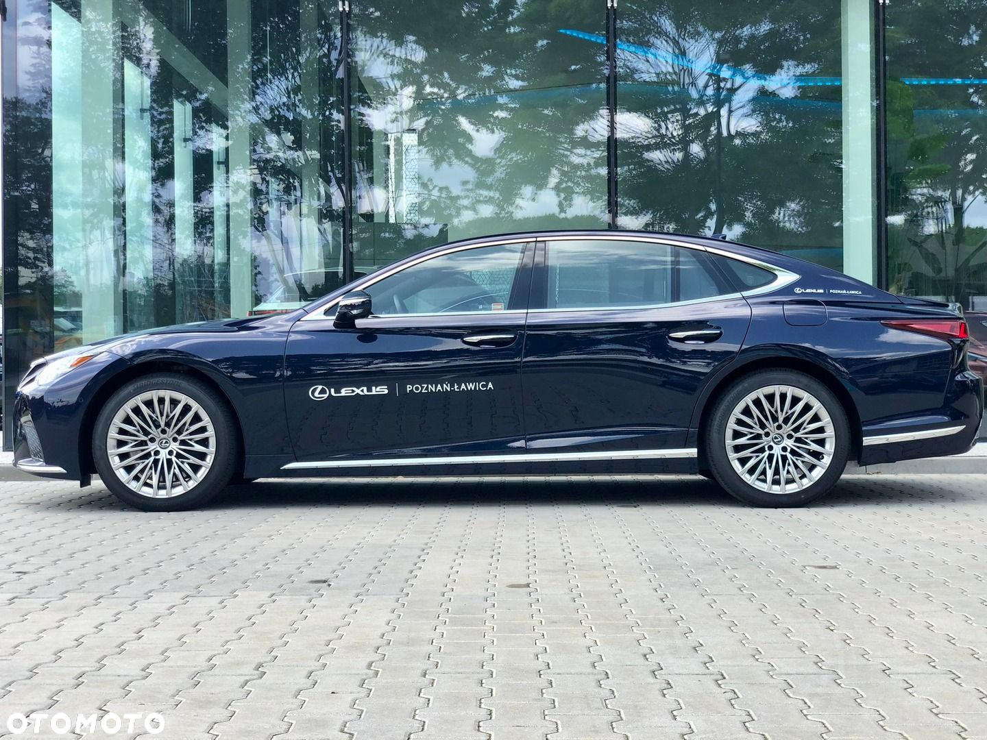 Lexus LS - 3