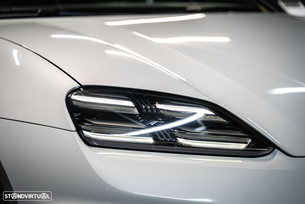 Porsche Macan Electric - 27