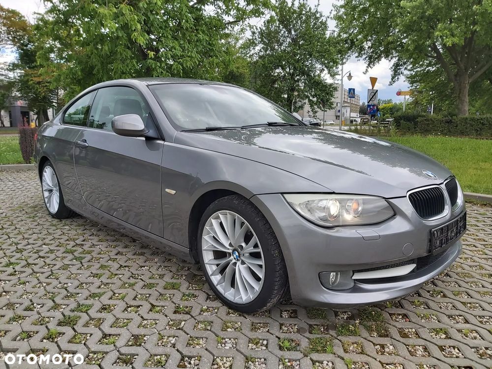 BMW Seria 3 320d DPF Efficient Dynamics Edition - 33