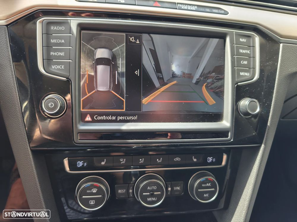 VW Passat Variant 2.0 TDI Highline DSG 4Motion - 31