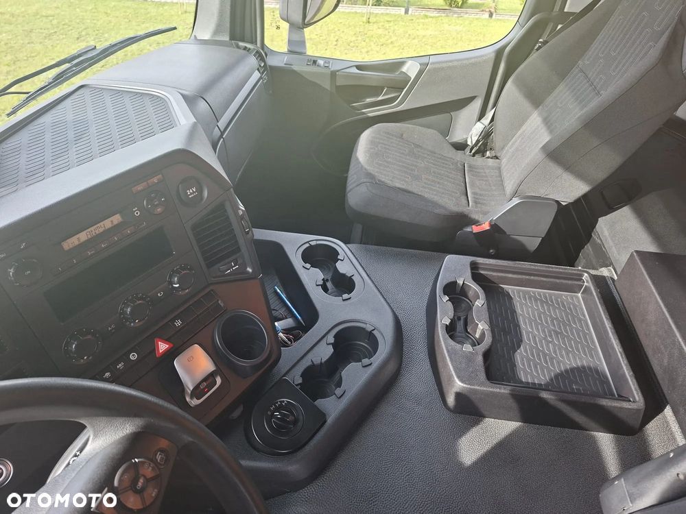 Mercedes-Benz AROCS - 8