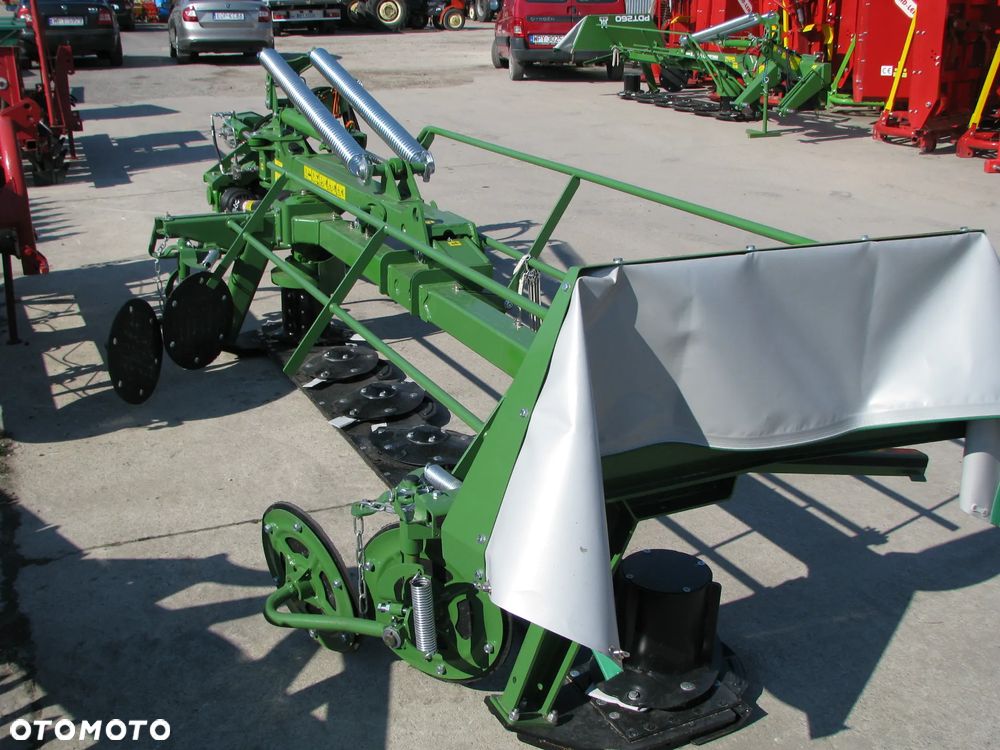 Pronar Kosiarka dyskowa Pronar PDT300, PDK220, KOWALSKI Z030/1, Z030/2, Z030/3, Kosiarka rotacyjna 1,65-1,85-2,1m Kowalski, Tad-Len, Wirax, Lisicki,(hydrauliczne i z roztrząsaczem pokosów), Kosiarka bijakowa-mulczer 1,55-1,6-1,75-1,95-2,0m Kowalski, Grass-Rol, Stark, Pomarol (przesów hydrauliczny, pentagraf, do koszenia rowów) Kosiarka sadownicza-rozdrabniacz 1,2-1,4-1,6-1,8-2,0m Tad-Len, Ditta-Seria - 3