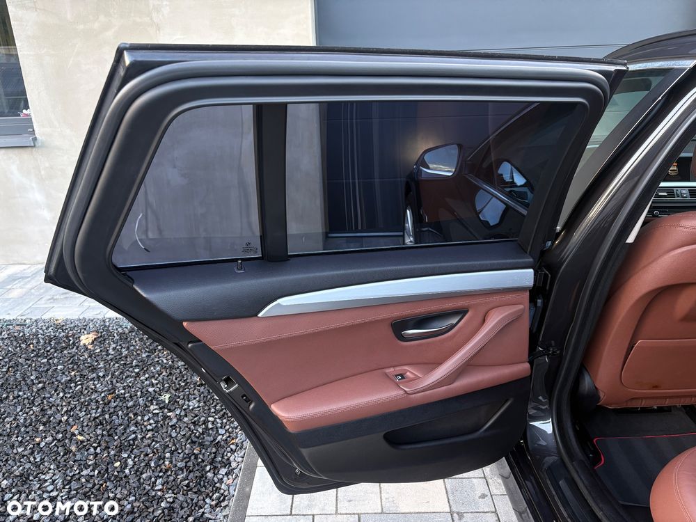 BMW Seria 5 520d xDrive Luxury Line - 28