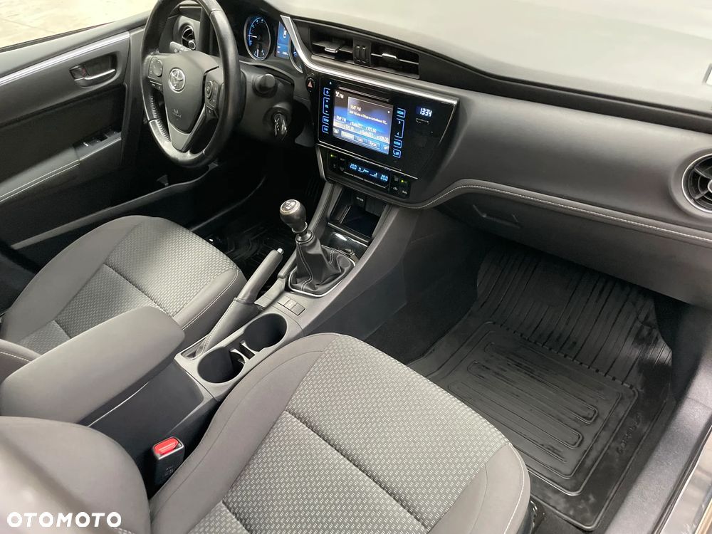 Toyota Corolla 1.6 Comfort - 30