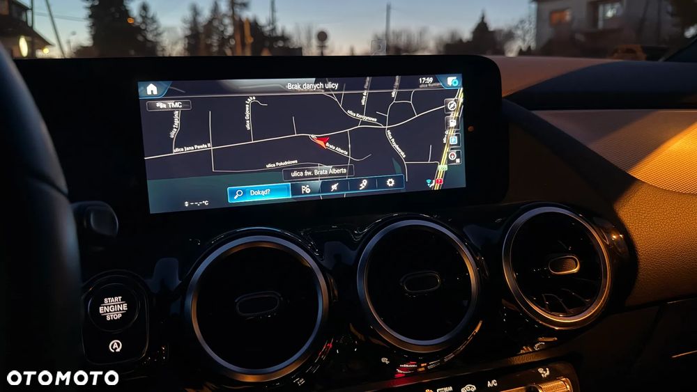Mercedes-Benz GLA 200 Business Edition - 24