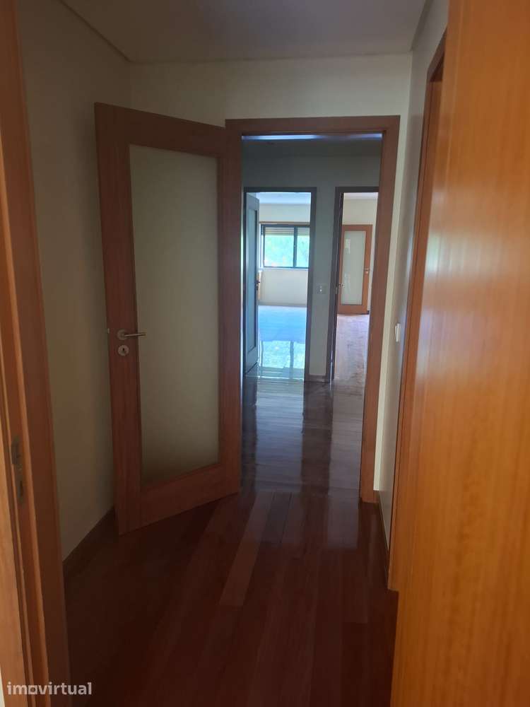 Apartamento T2 com 2 frentes em Lamaçães - Grande imagem: 5/10