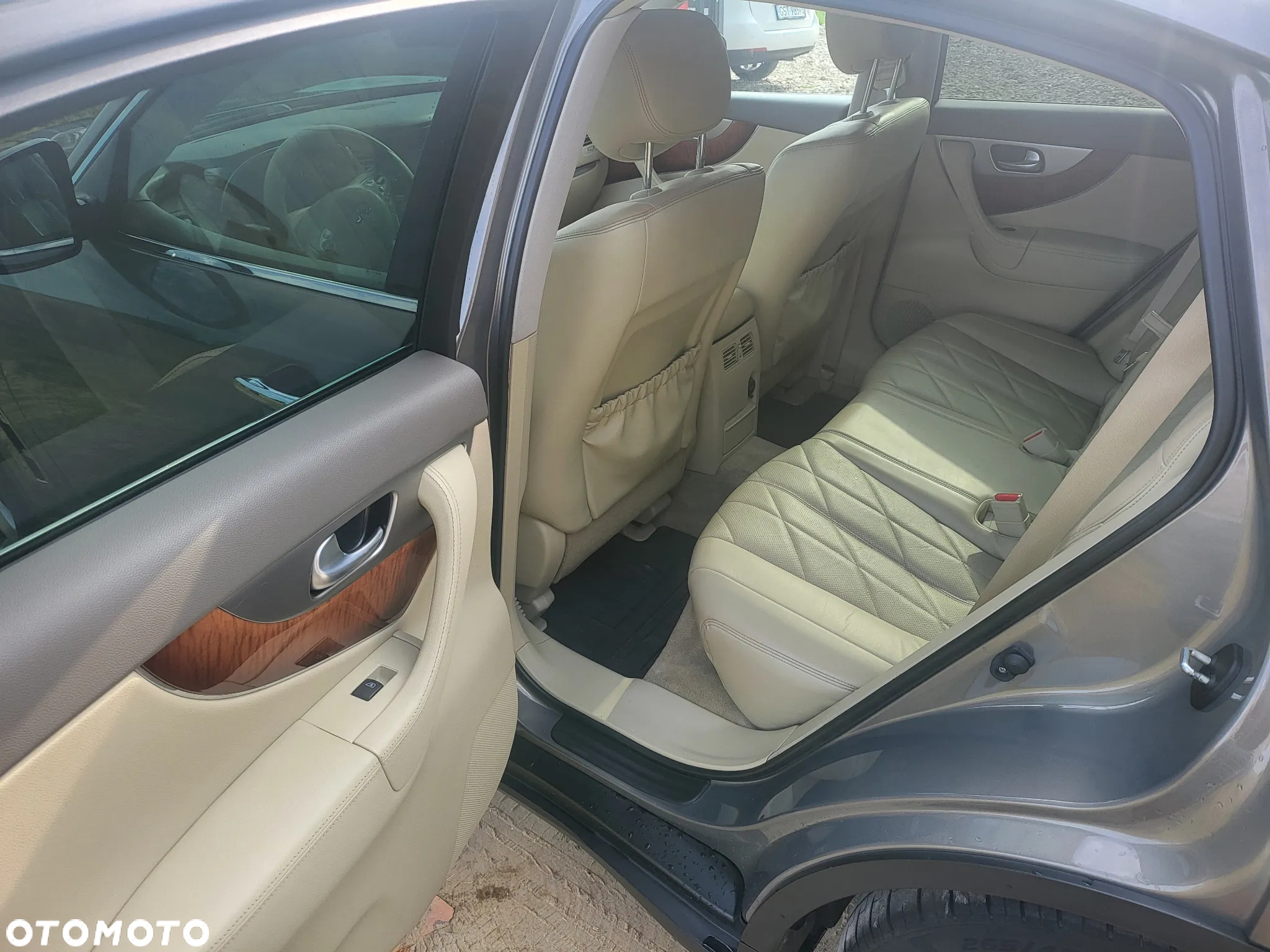 Infiniti QX70 3.0d S Premium - 14