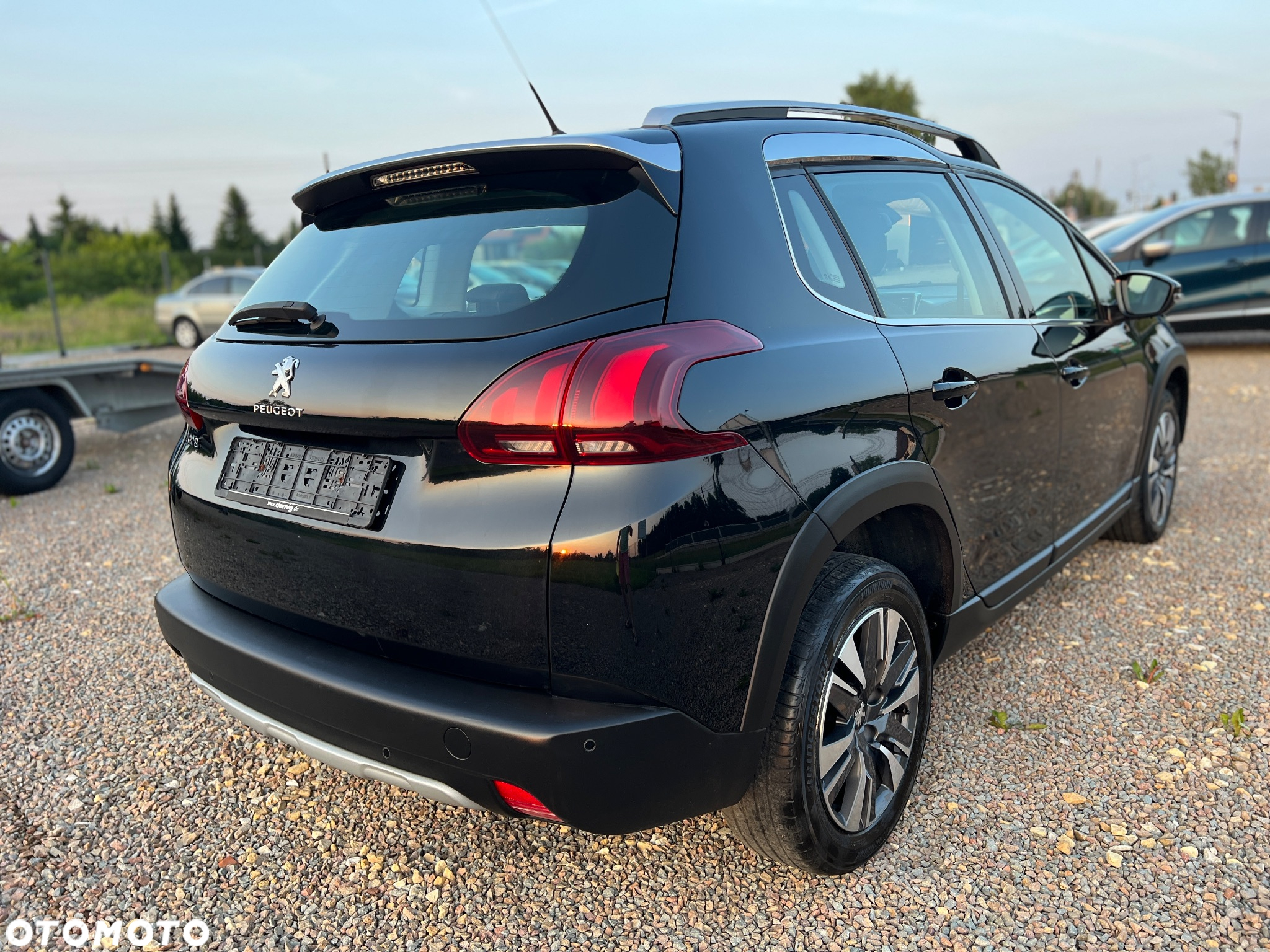Peugeot 2008 1.2 Pure Tech Allure S&S - 10
