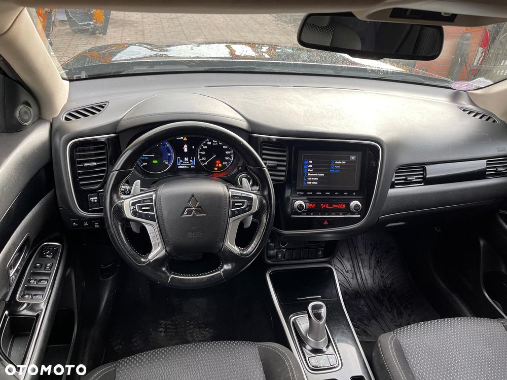 Mitsubishi Outlander 2.4 4WD Diamant+ - 8