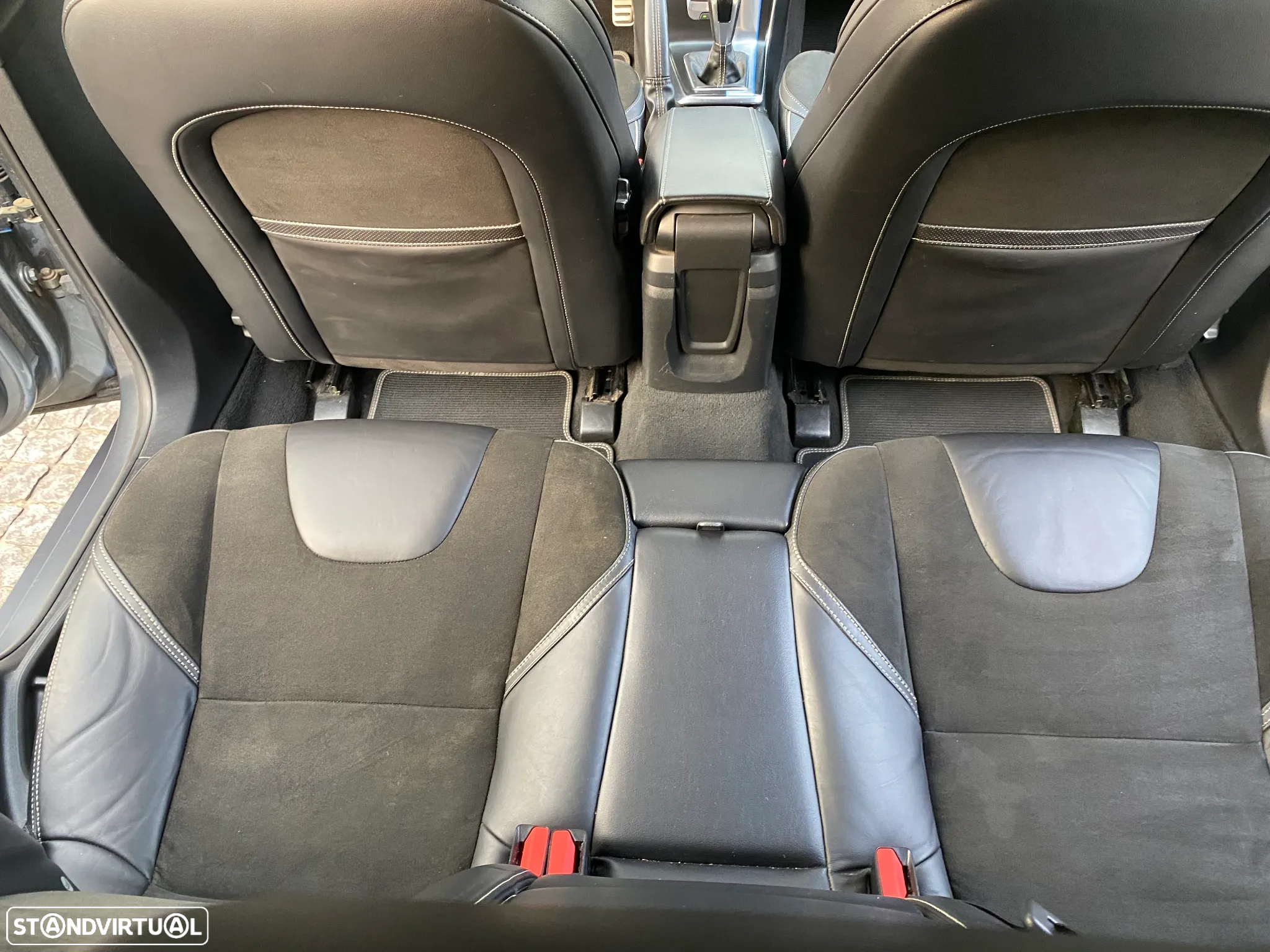 Volvo V40 - 36