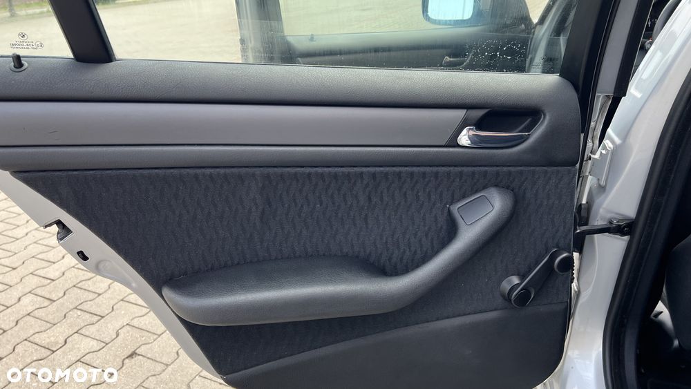 BMW Seria 3 - 35