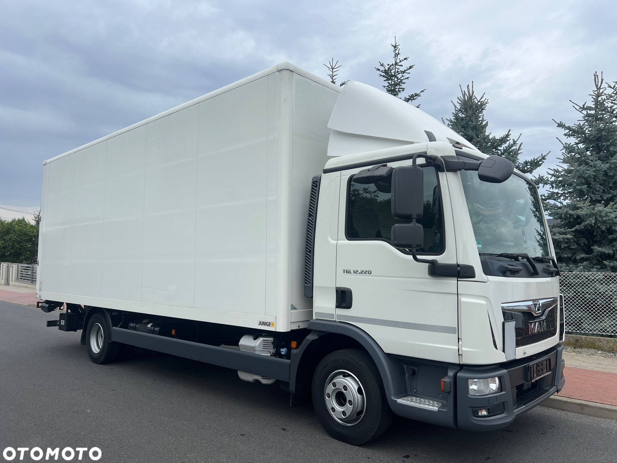 MAN TGL 12.220 - 6