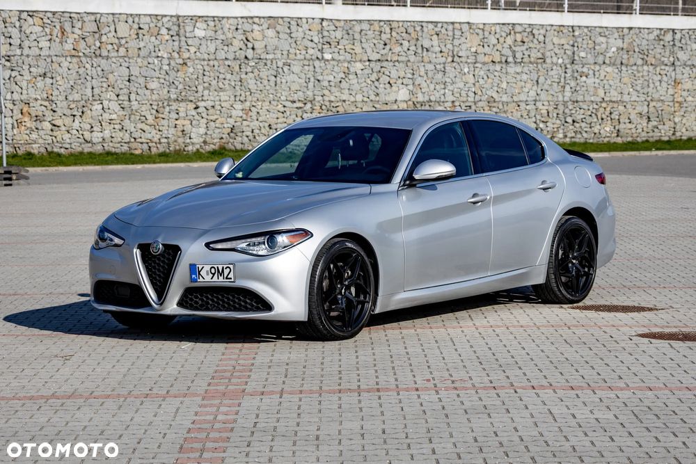 Alfa Romeo Giulia 2.0 Turbo 16V AT8-Q4 Ti - 1