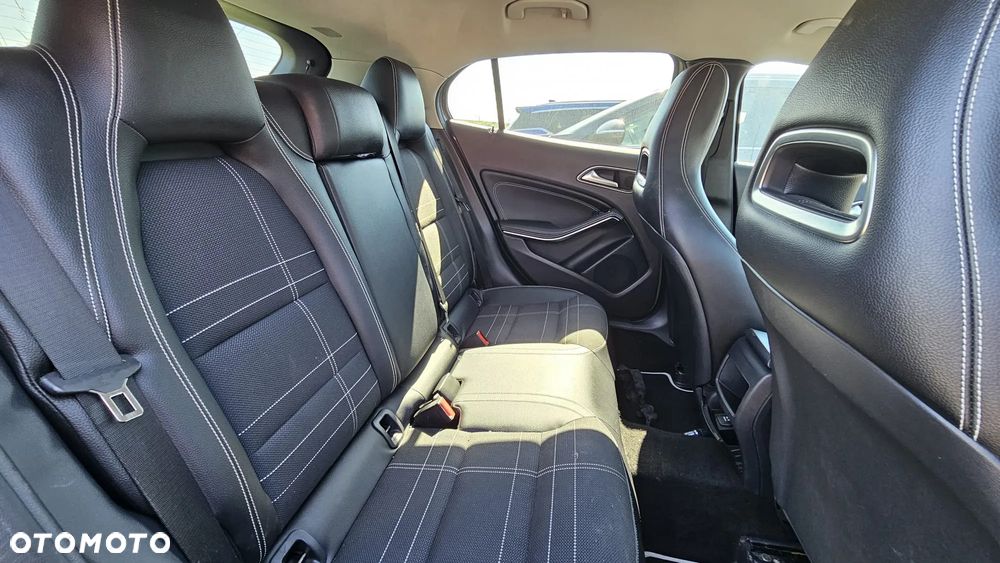 Mercedes-Benz GLA - 17