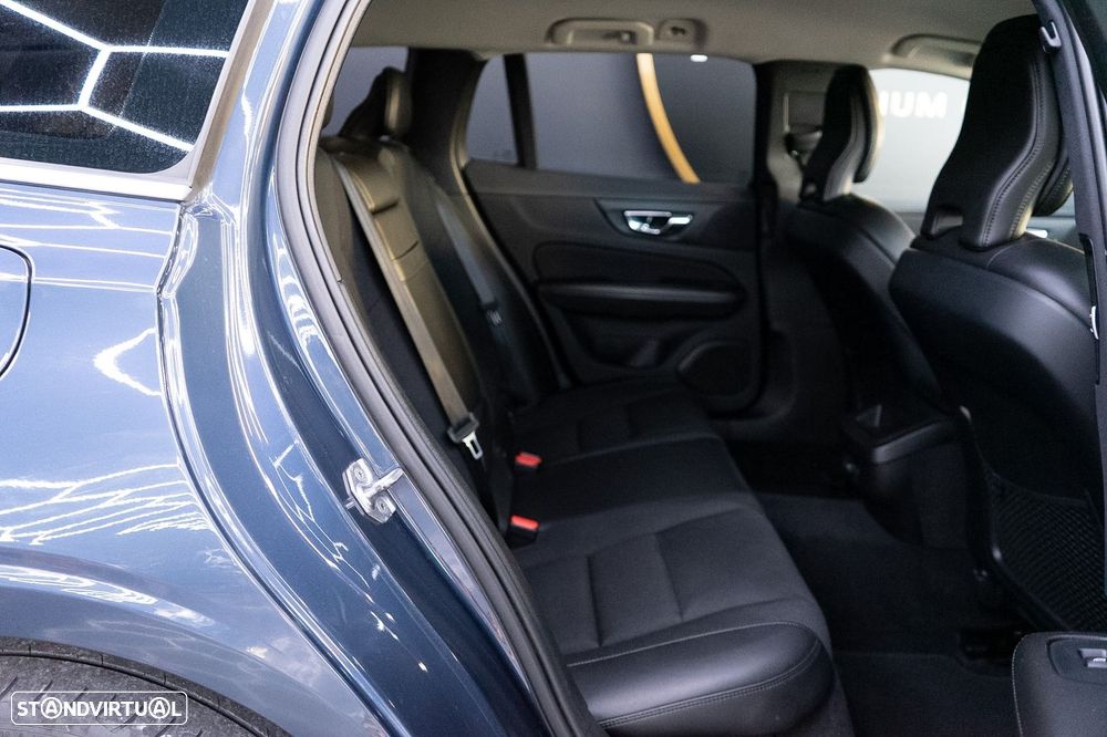 Volvo V60 2.0 D3 Momentum - 45