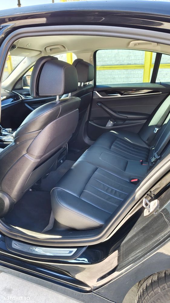 BMW Seria 5 520d AT - 10