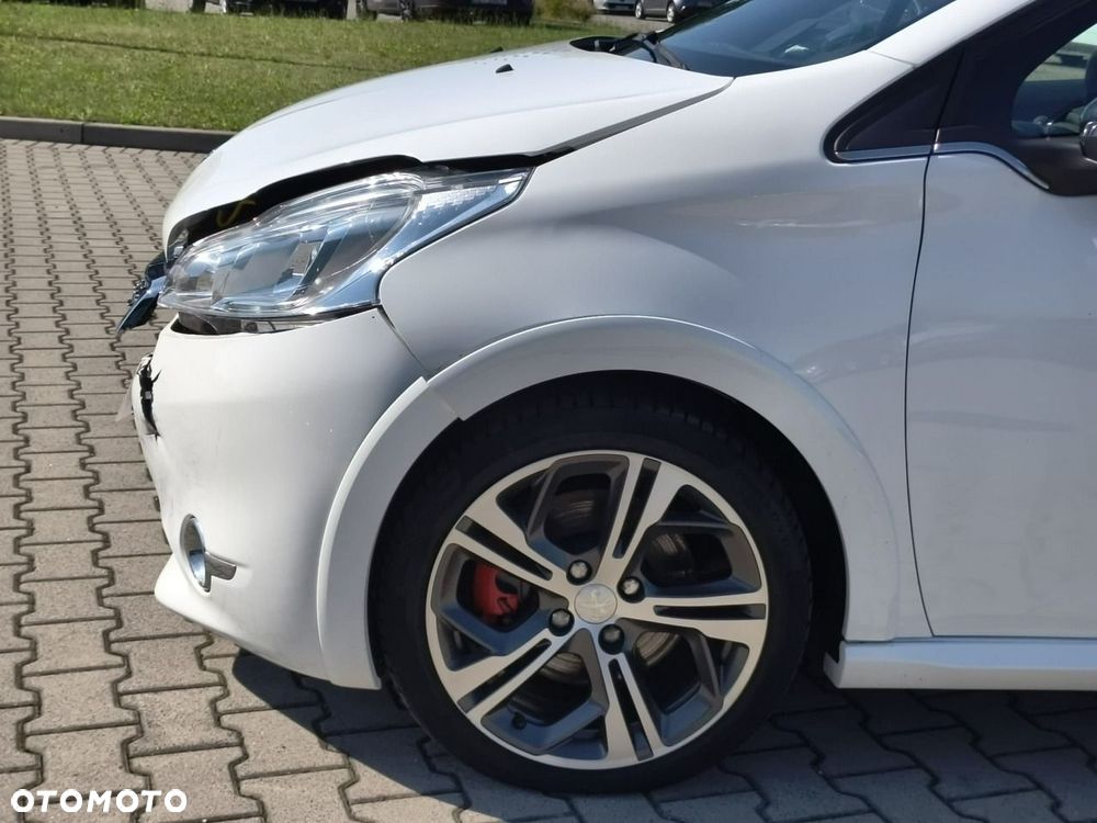 Peugeot 208 - 25