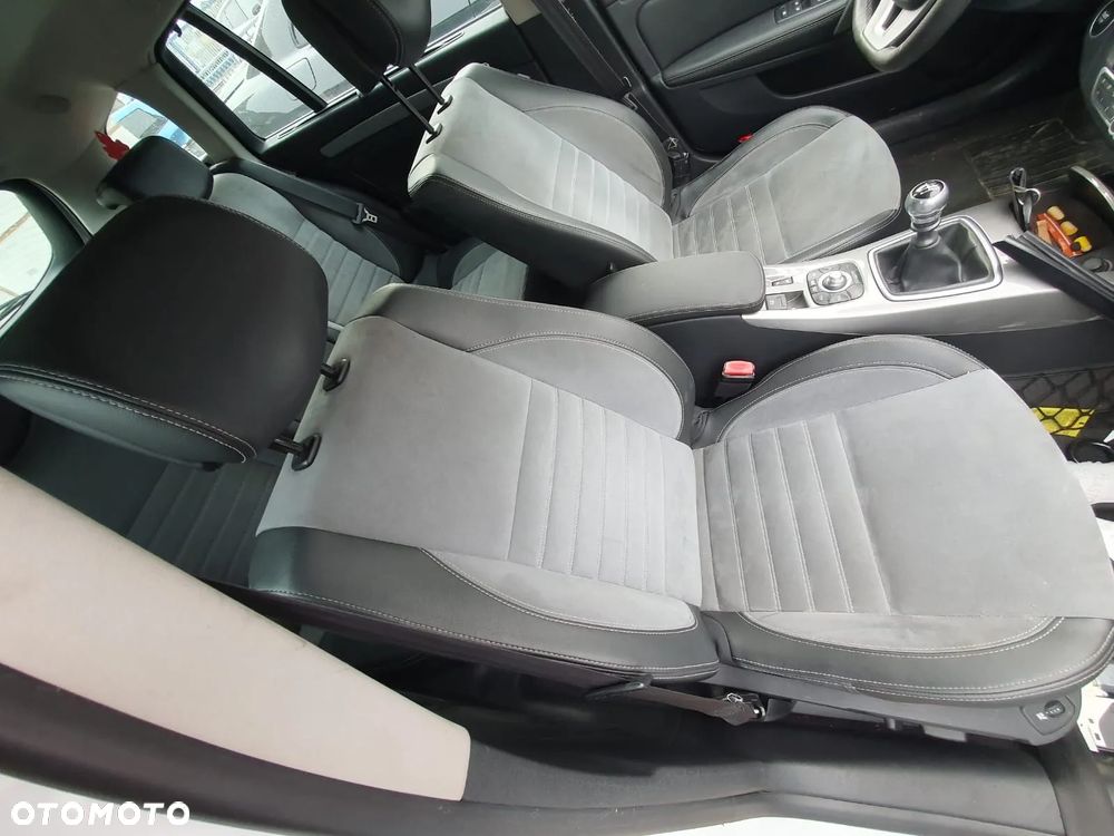 RENAULT LAGUNA III LIFT KOMBI GT FOTELE + BOCZKI - 2