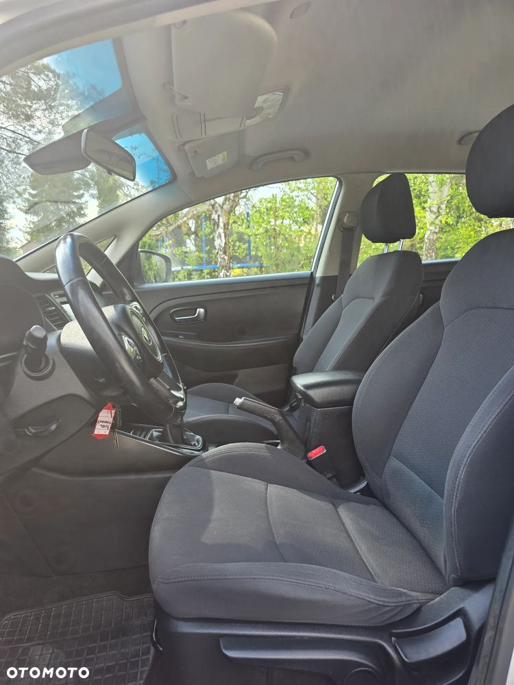 Kia Carens 1.6 GDI Edition 7 - 21