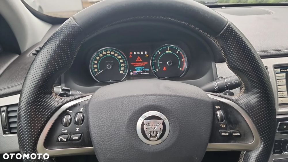 Jaguar XF - 21
