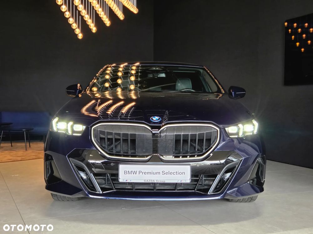 BMW Seria 5 550e xDrive PHEV M Sport - 6