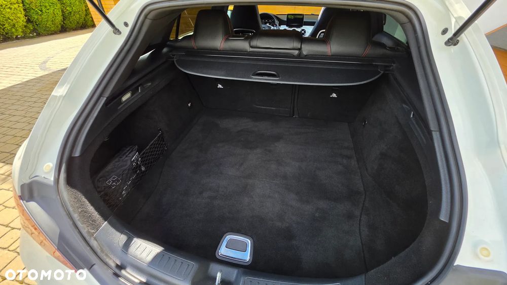 Mercedes-Benz CLA 200 7G-DCT AMG Line - 8